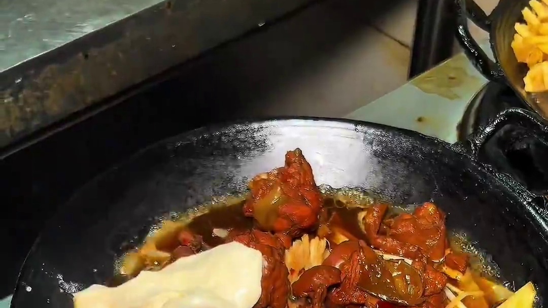 徐州地锅鸡 15元居然这么多鸡肉～