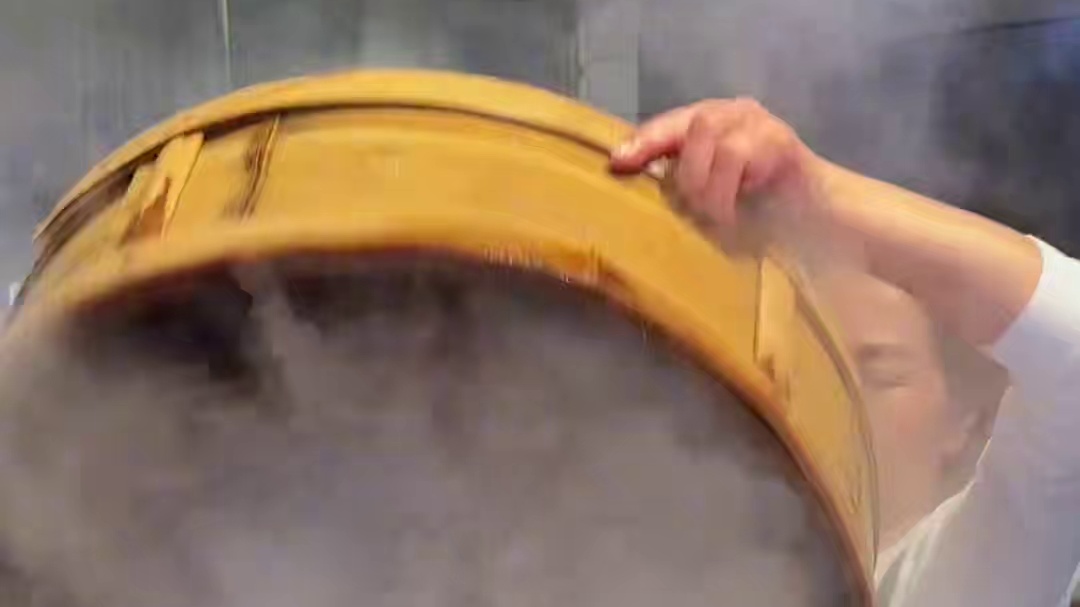 驷马桥老街里头的带膀大蹄花