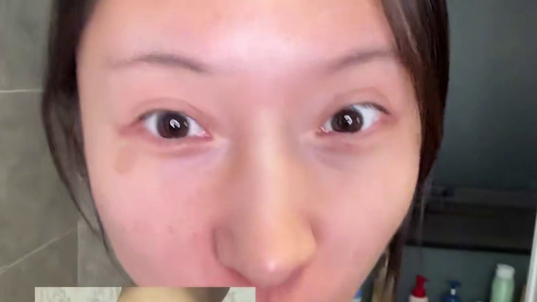 白洗了！！赶紧把沐浴露和磨砂膏都丢了吧！！#乎刻双管沐浴泥#油皮#沐浴露#卸防晒#油皮