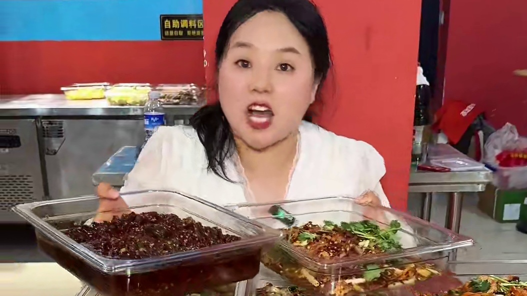 赤壁路新开的牛排自助火锅49块8一个人，不仅牛排骨随便吃，还有冷吃牛肉。干锅虾香酥泥鳅，卤鹅等等20