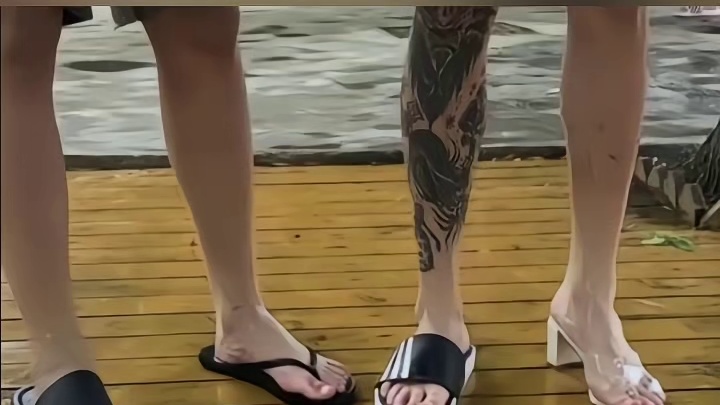 可真是没有危险给自己制造危险啊 #漂流  #娱乐评论大赏  #极限运动 #贵州漂流 #万万没想到