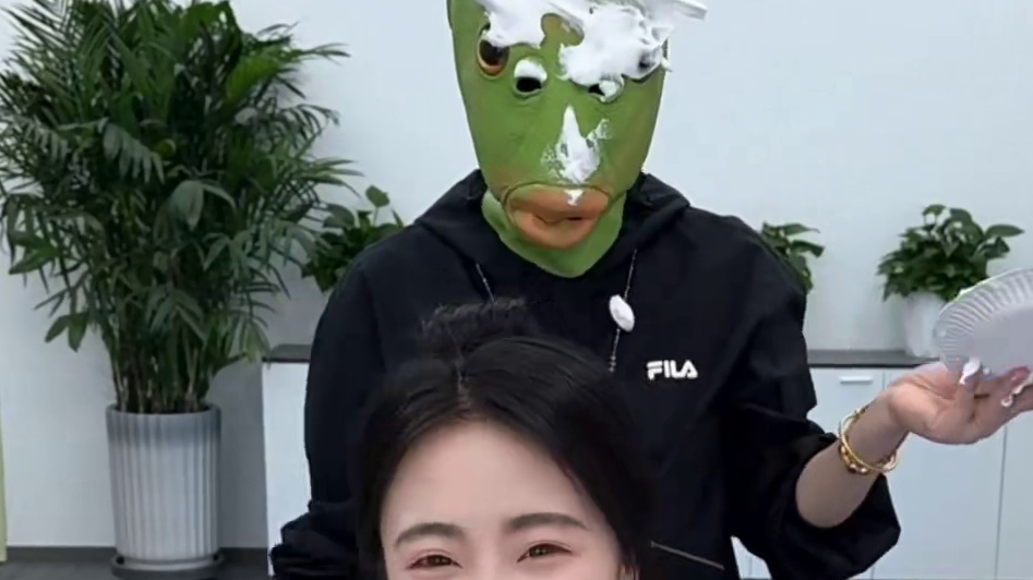 左右盲选挑战，哈哈笑不活了 #办公室搞笑 #真会玩系列 #盲选 #生日快乐