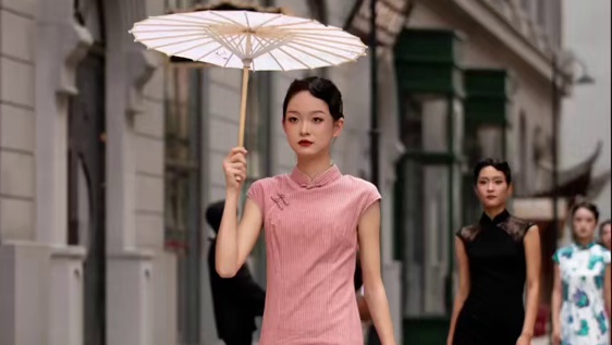 川影创意艺术周开幕式精彩集锦第二弹来咯，来看看青春的模样 #又美又飒  #优雅迷人  #川影之夏#四