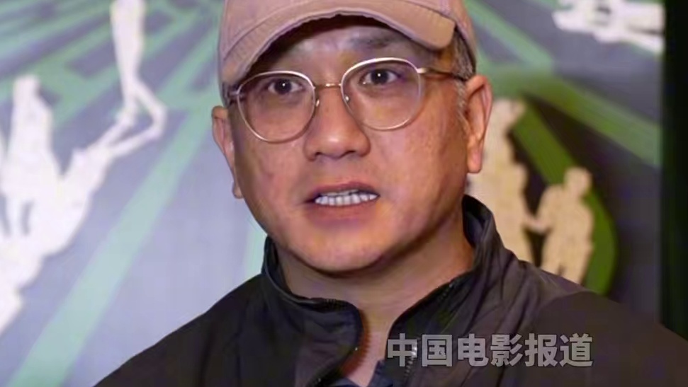 #黄觉夸易烊千玺是好演员 在之前北影节期间的采访，#黄觉 就表示和#易烊千玺 合作两次后觉得他真的是