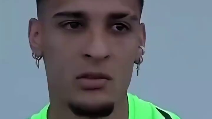 圆神流泪！安东尼采访透露在曼联的心酸往事，数度哽咽