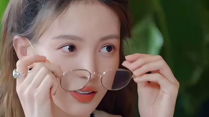 好家伙！出发团全员“确诊”老花眼