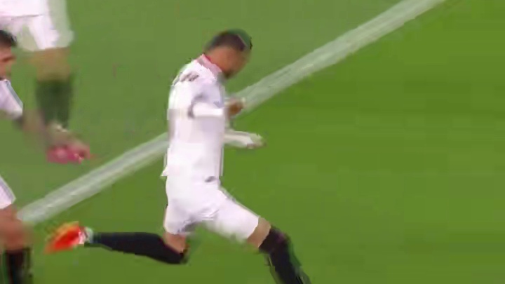 恩内斯里：谢了啊兄弟！ #足球