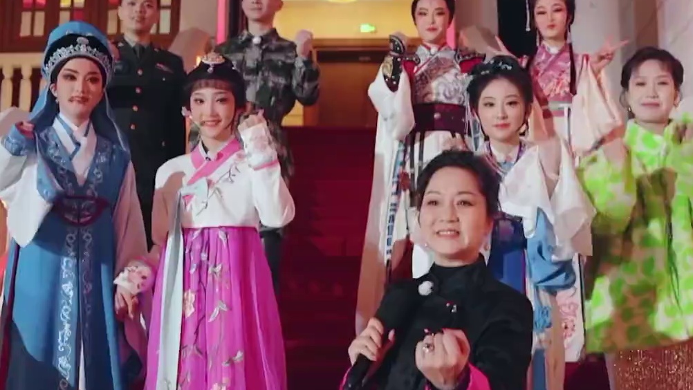 #越动青春  第二轮主题竞演好戏连连！选手们两两组合，致敬经典、致敬大师。《红楼梦》《梁祝》《春香传