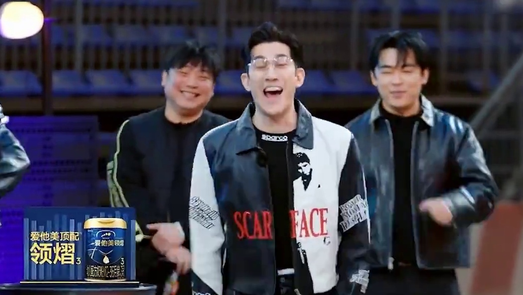 #黄景瑜根据车牌猜车主  #风驰赛车手  #黄景瑜  盲猜每一辆车的车主，黄景瑜另辟蹊径直接扒车牌