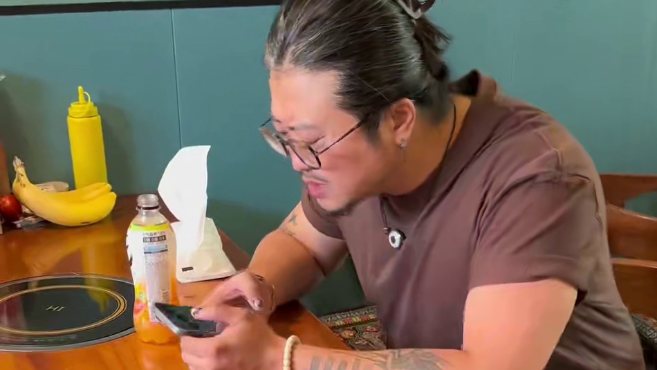 挑战一片树叶交换美好，第五十九餐。#人间温暖#美食#叶子换饭#风云酱父酒 #白酒