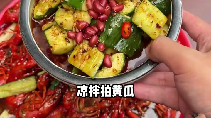 这种柴火烧的龙虾在杭州是真很少见！而且是在滨江宝龙99居然有六斤龙虾#六一生活节 #夏日美食我来探 