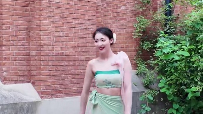 傣家小妹上线～#傣族舞 #撒妮哈傣族舞大赛 #歌曲撒妮哈 #舞蹈翻跳