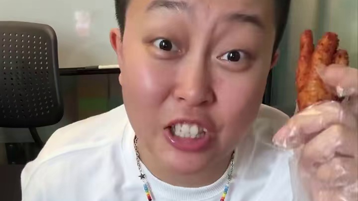 自从吃了这个佤味鸡爪，我根本停不下来#美食推荐 #哎呀妈呀真香 #无辣不欢 #吃辣 #吃货日常