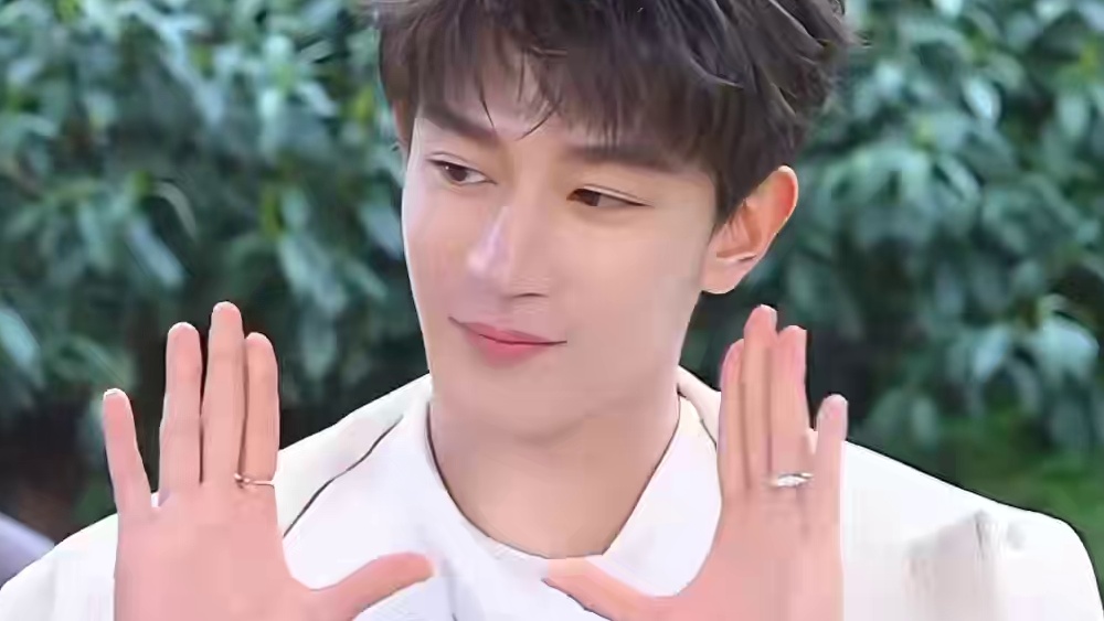 香飘飘这杯明前特级龙井，喝的是青春啊