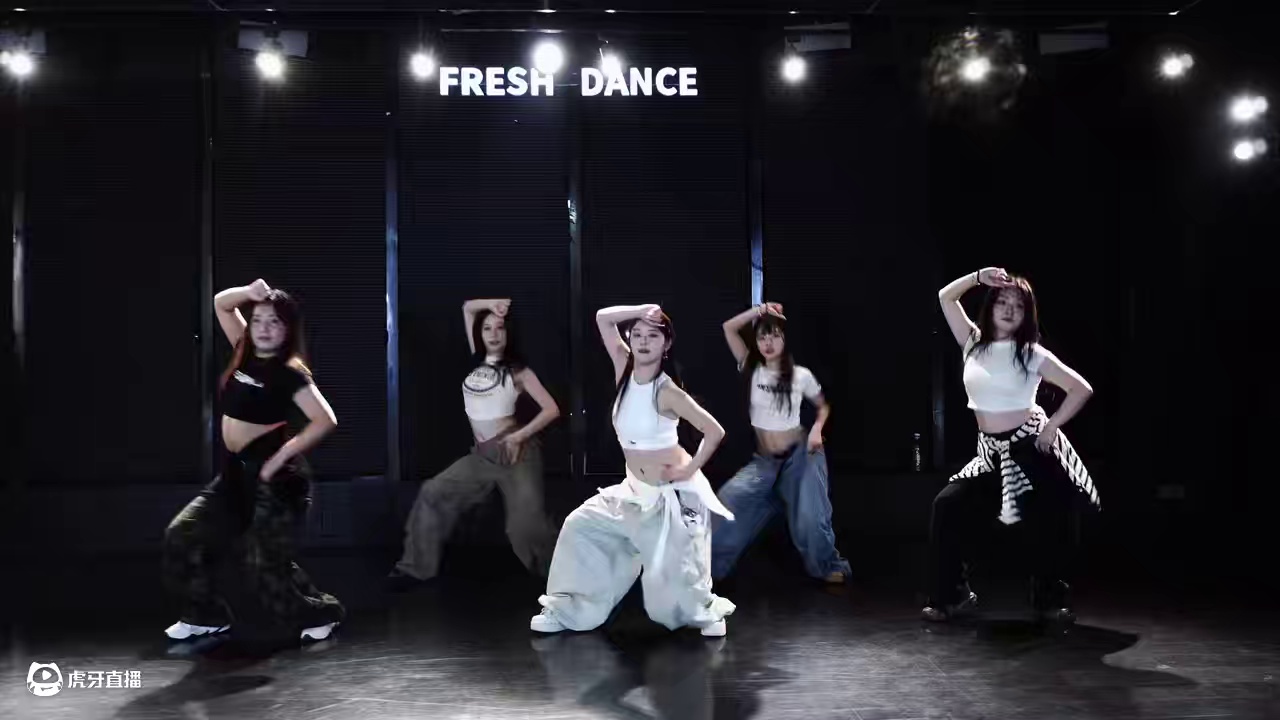 这里有六个人很美 因为还有看视频的你#demi编舞 #基础爵士 #bored #宁艺卓 #重庆舞蹈工