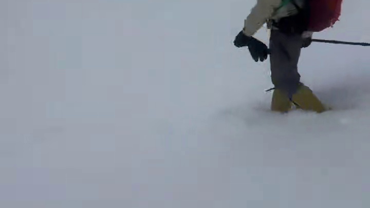 你要走岀来 走岀来去热爱这个世界。#去感受雪山下自由的风 #保持热爱奔赴山海 #男性成长 #户外 #