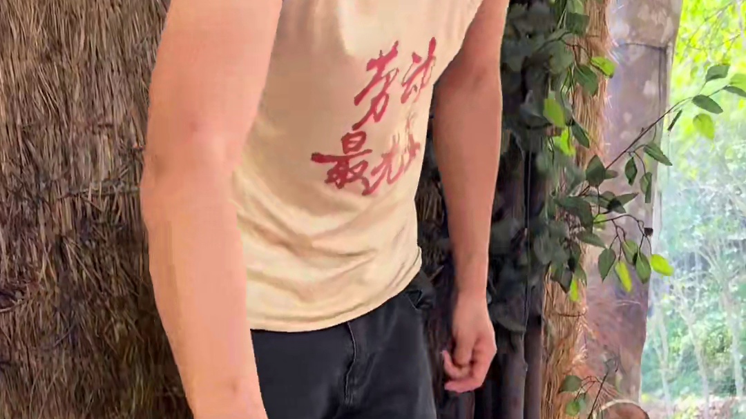 #美食 #记录我的农村生活 #乡村美食 #美食 今天吃排骨豆角焖饼 排骨软烂脱骨饼吸满汤汁真香啊