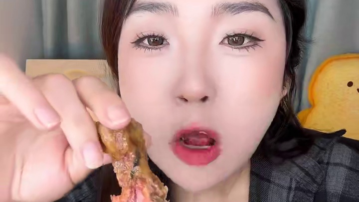 吃大鸡腿子就怕咸，那就试试不咸的食者道大鸡腿子！他不咸！！半夜饿了吃它都没负担！！！#食者道鸡腿 #