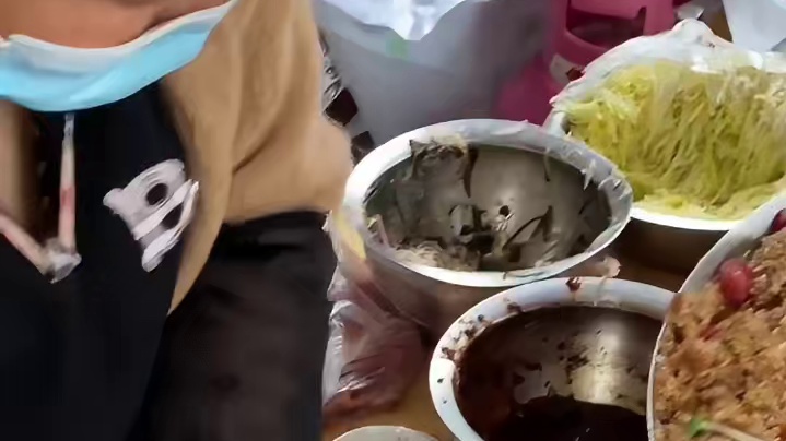 成都菜市场里5元一份的贵州糯米饭！！！