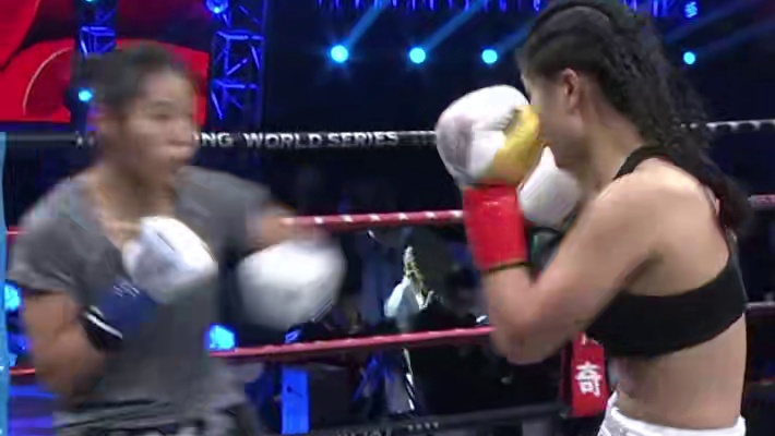 整场比赛下来，最着急的是裁判！#峨眉传奇 #搏击 #格斗 #体育