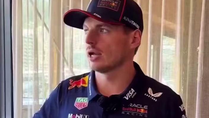 维斯塔潘预测欧冠决赛比分 潘子认为大巴黎最近表现非常好，所以预测大巴黎2比1赢国米，登贝莱会进球。角