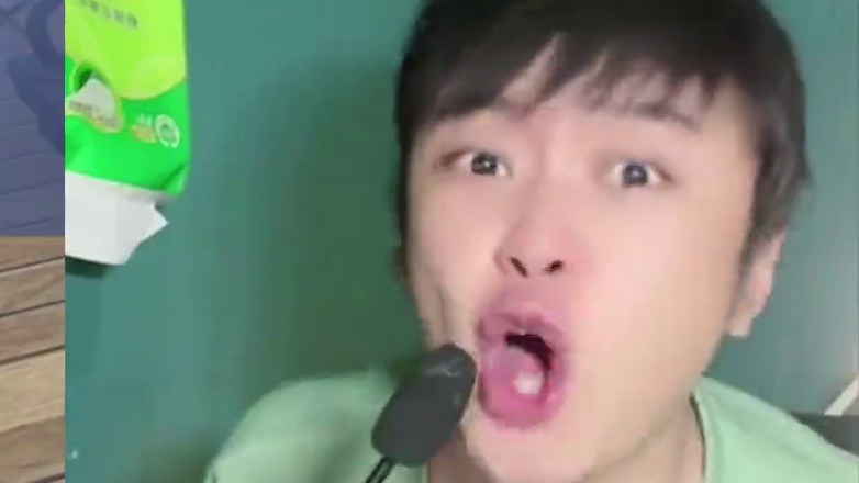 第一次抽到新区的号！上去就赌出个红色火兵魂，赚了吧 #妄想山海