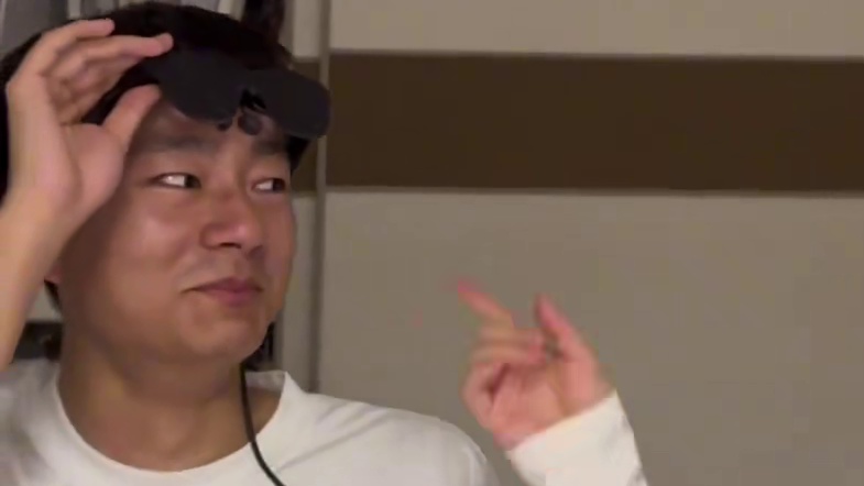 这期更是把杨俊豪当日本人整 #杨俊豪的自嗨日常 #雷鸟Air3s #雷鸟口袋电视