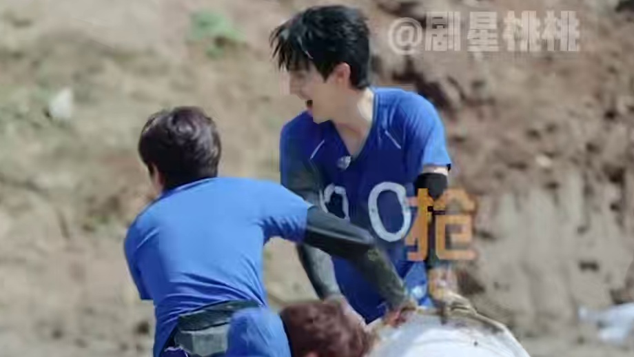 趁热喝了吧~ #邓超 #陈赫 #十个勤天 #五哈 #搞笑名场面