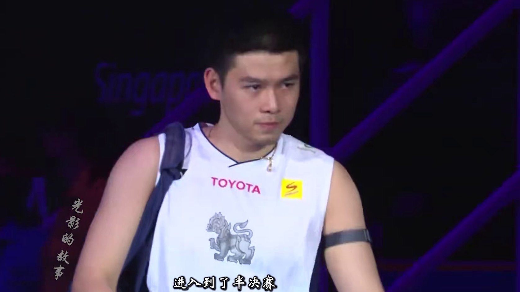 硬跟抢点调动打防反！昆拉武特强大跟随防反复仇林俊易！ 林的进攻端给昆的压力是非常大的，几乎只要是简单