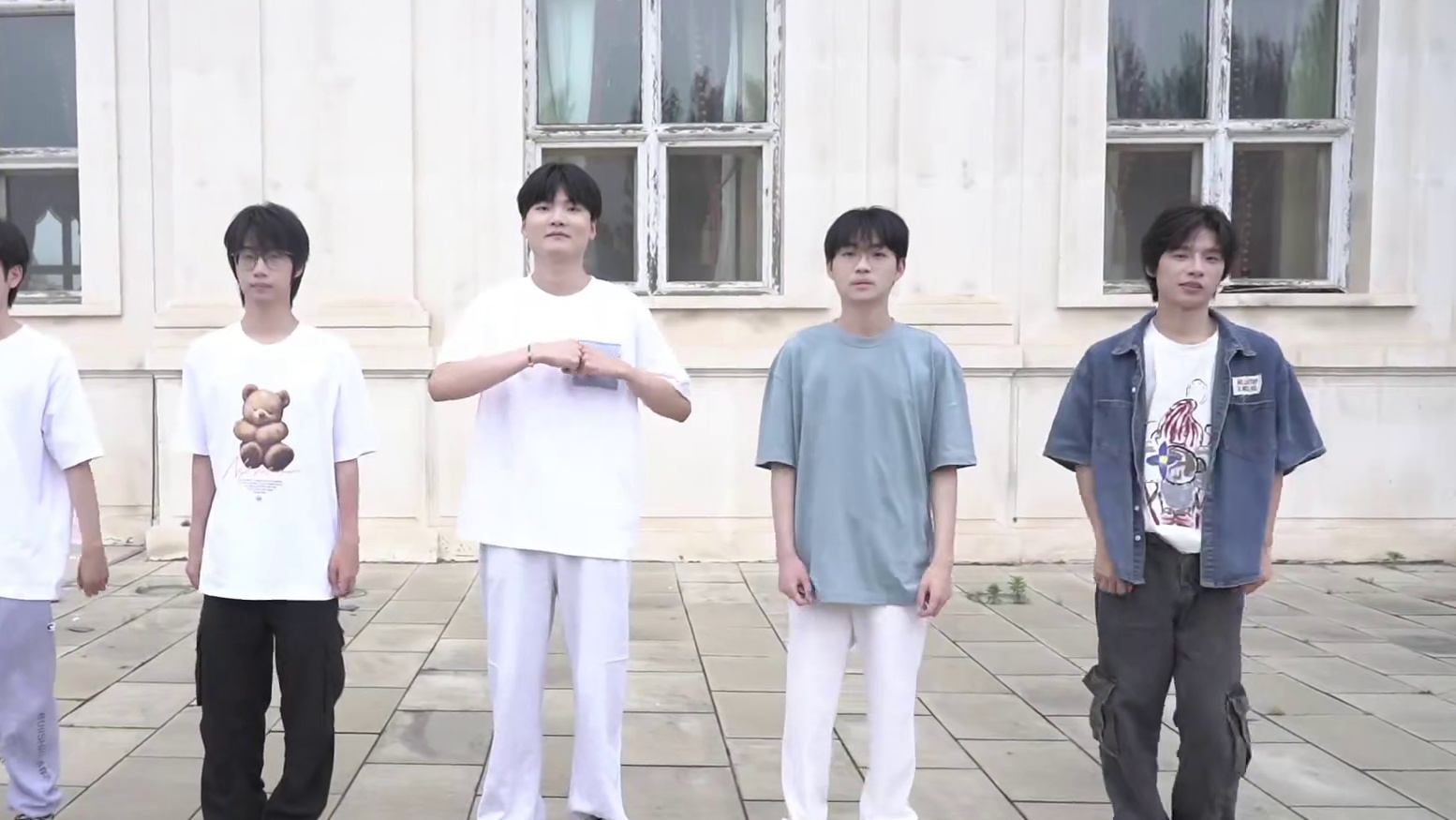 这里一共有五个人跳的很可爱☺️！ #猴星一键开启盛夏 #北京WB #武汉eStarPro