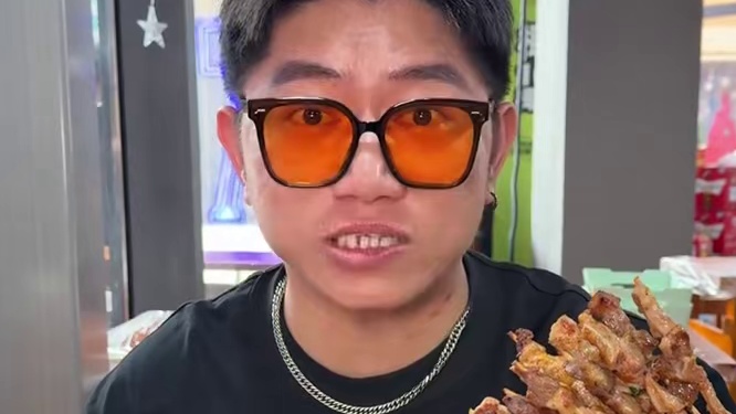 再也不吃夜宵摊了！在弄口里59.9居然有这么多串还有饮料#六一生活节 #夏日美食我来探 #美食探店 