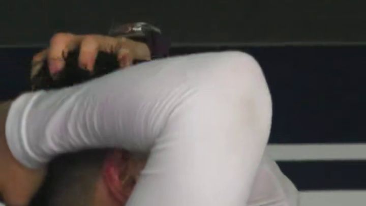 登顶全场领奖台！ 余快、程丛夫车组在#GT世界挑战赛亚洲杯 今日正赛临近终局实现完美超越，震撼全场。