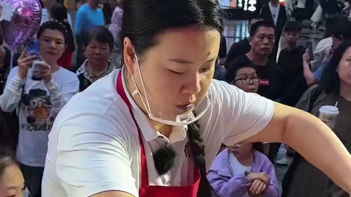 全国各地的粉丝专程来吃胖妹的面太感动了，我们家的小面调料有7种口味，老人小孩都能吃哟#重庆小面  #