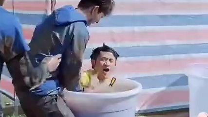 看得出来彼此都很破防#哈哈哈哈哈 #五哈 #搞笑 #十个勤天