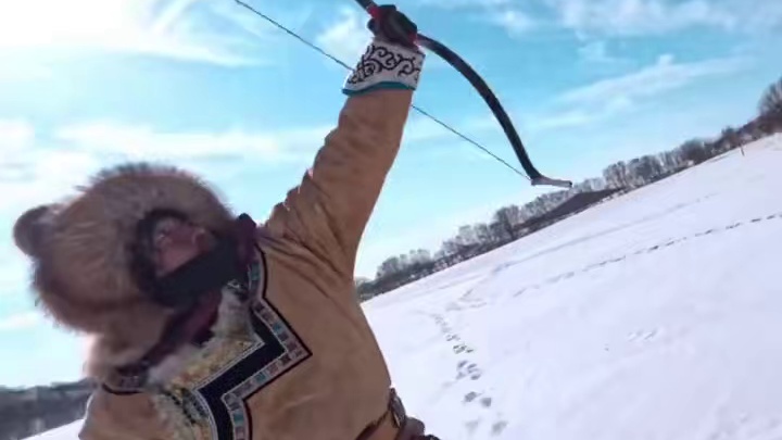 南北龙舟大对决：南方“水上漂移”VS北方“移动澡堂” ，屈原都看懵了！#万万没想到 #划龙舟 #北方