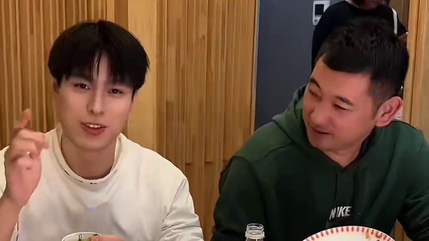 看阿疯是如何给2000一位的蟹宴自助狠狠地上一课#帝王蟹#自助餐 #自助餐的正确吃法 #青岛#波龙