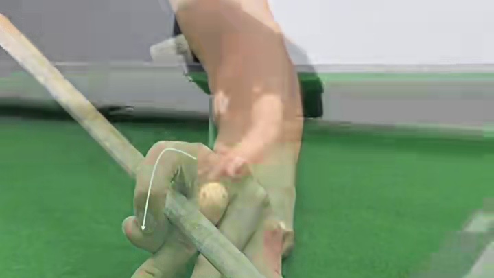 手架不稳，打球不准！ 