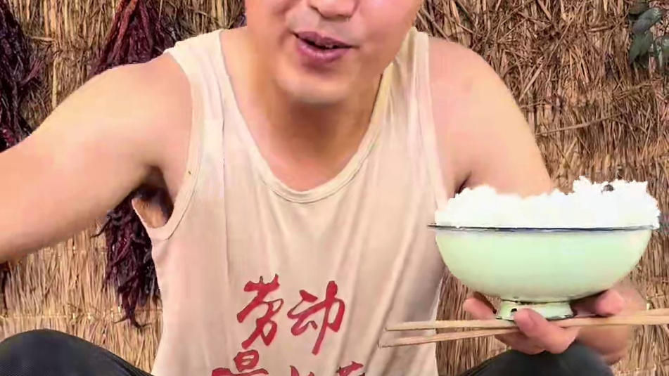 #美食 #记录我的农村生活 #乡村美食 今天做番茄炖小河鱼 小鱼很入味 真香啊