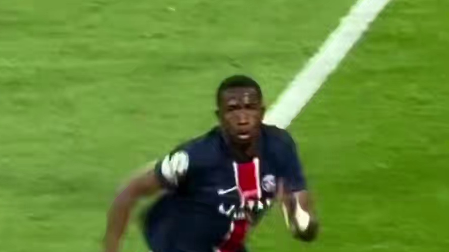 巴黎诠释高效反击，帕乔底线极限救球，两脚传递洞穿国米球门。