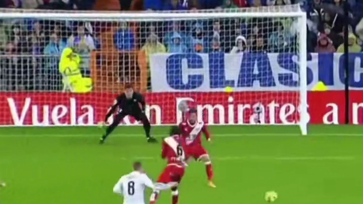 不可思议的进球#足球⚽️ #足球的魅力 #精彩瞬间 #经典回顾