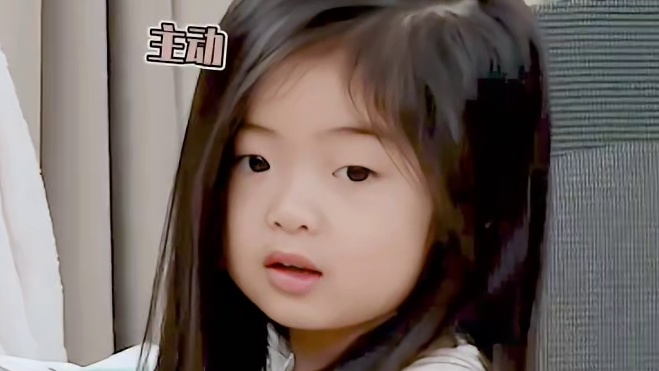 两个可爱的奶团子