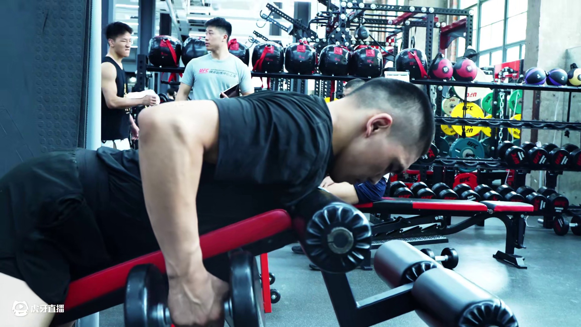 汗是荣耀，伤是勋章，坚持才是格斗魂！