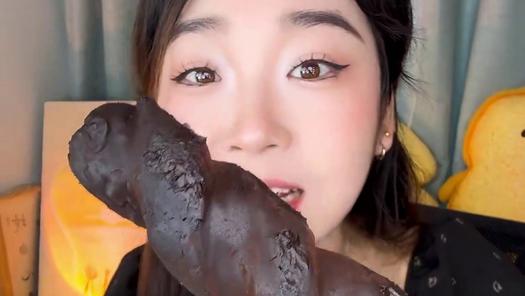 今晚就结束啦！香辣和黑巧两个口味！热量友好，配料干净！#哥本碱水结 #香辣碱水结 #巧克力控