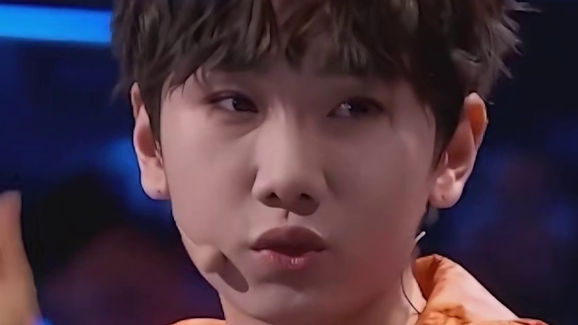 汪苏泷 带着他的东北口音来了，嘴从来就不闲着，张嘴就是老喜剧人了