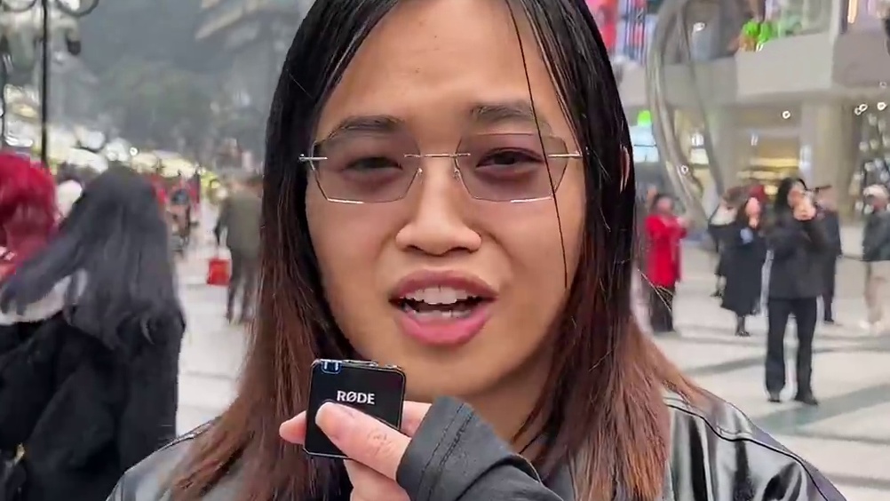 爆改重庆小哥哥比他大10岁的女朋友嫌弃他，今天让我安排设计一款超帅的发型，论发型对男生的重要性太大了