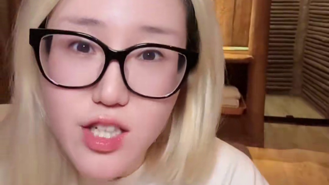 我快被芙清客服气死了，这个黑色异物到底是啥？ #芙清 #面膜 #面膜 #安全 #卫生