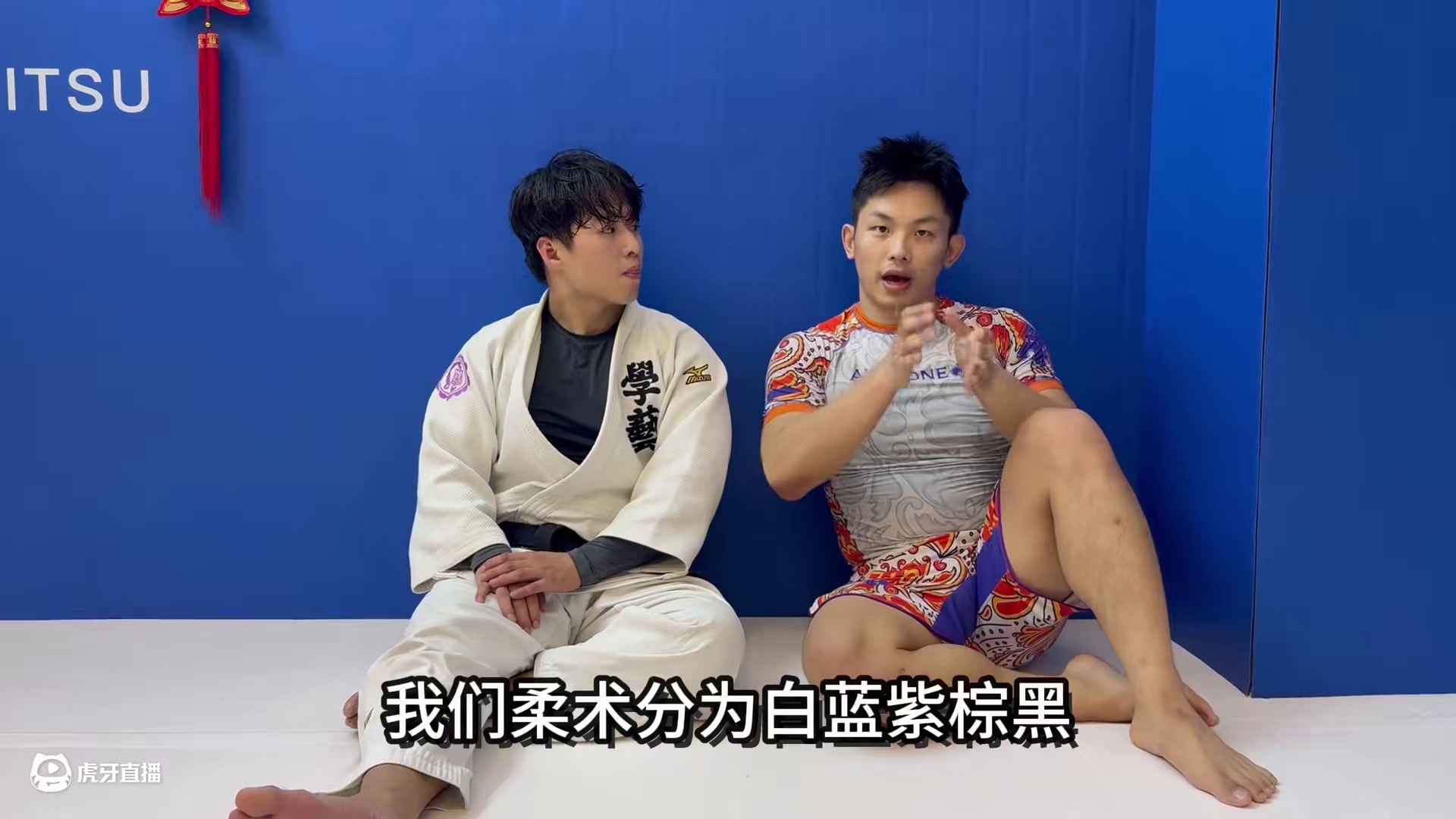 柔道黑带挑战柔术白蓝紫带，有优势还是吃亏？ 袁老师现场解说！
#柔道 #柔术 #日常训练 #今儿练了