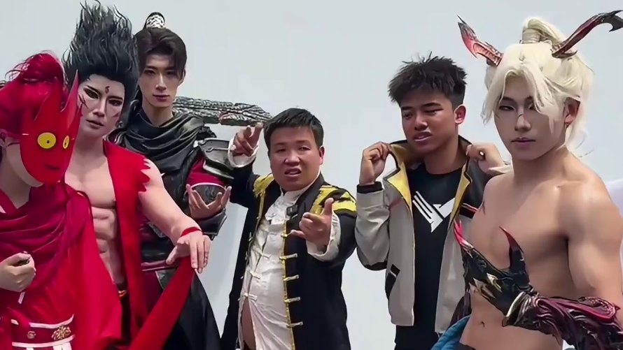 叫上劫搭子去游戏里把属于我们火男的荣耀全都夺回来