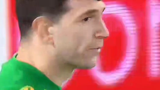 这球...没进！这个扑救，你给几分！