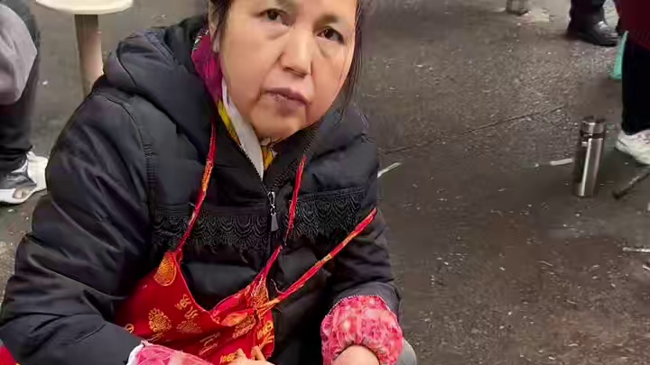 偶遇小学门口的麻辣串一块8串！